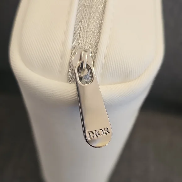 New Dior off-white cosmetic bag - Picture 2 of 8